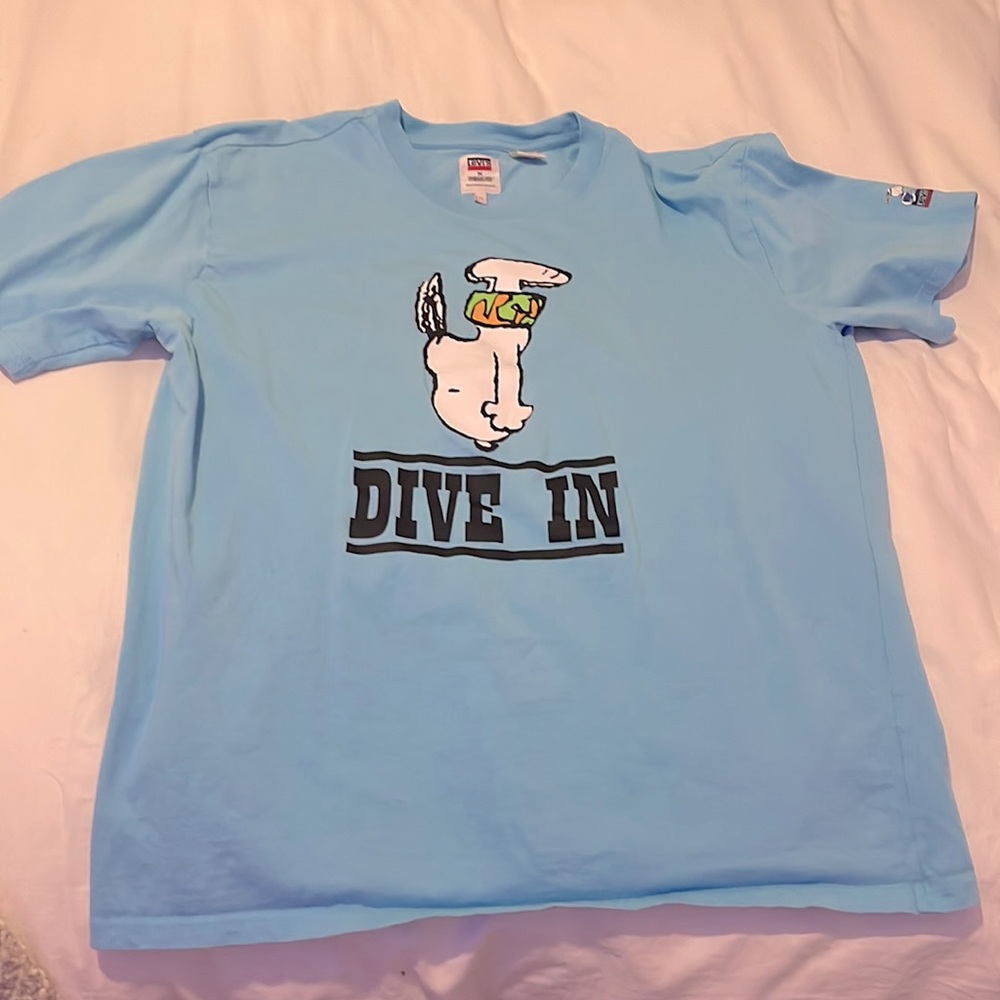 levi snoopy tshirt